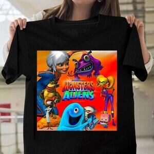 Monster Alien Movie Sci Fi Graphic Aesthetic Unisex T-Shirt